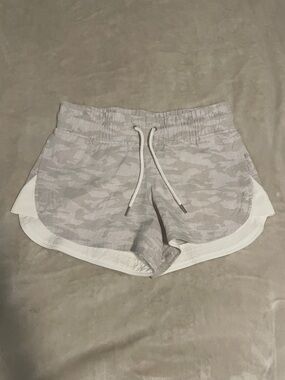 Athleta Light Gray Camo Running Shorts